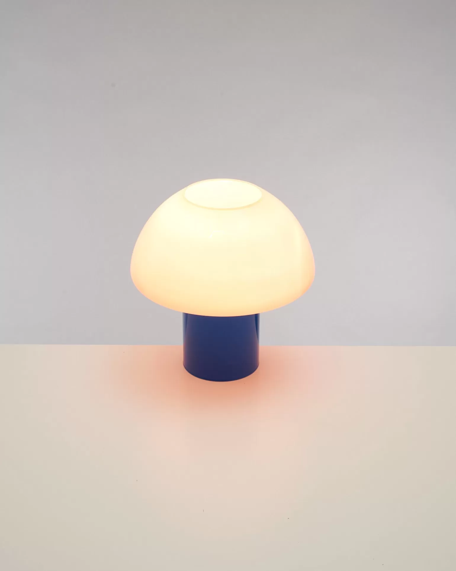 Discount Motel a Miio Cogumelo - Glass Lamp Pink Blue rosa blau