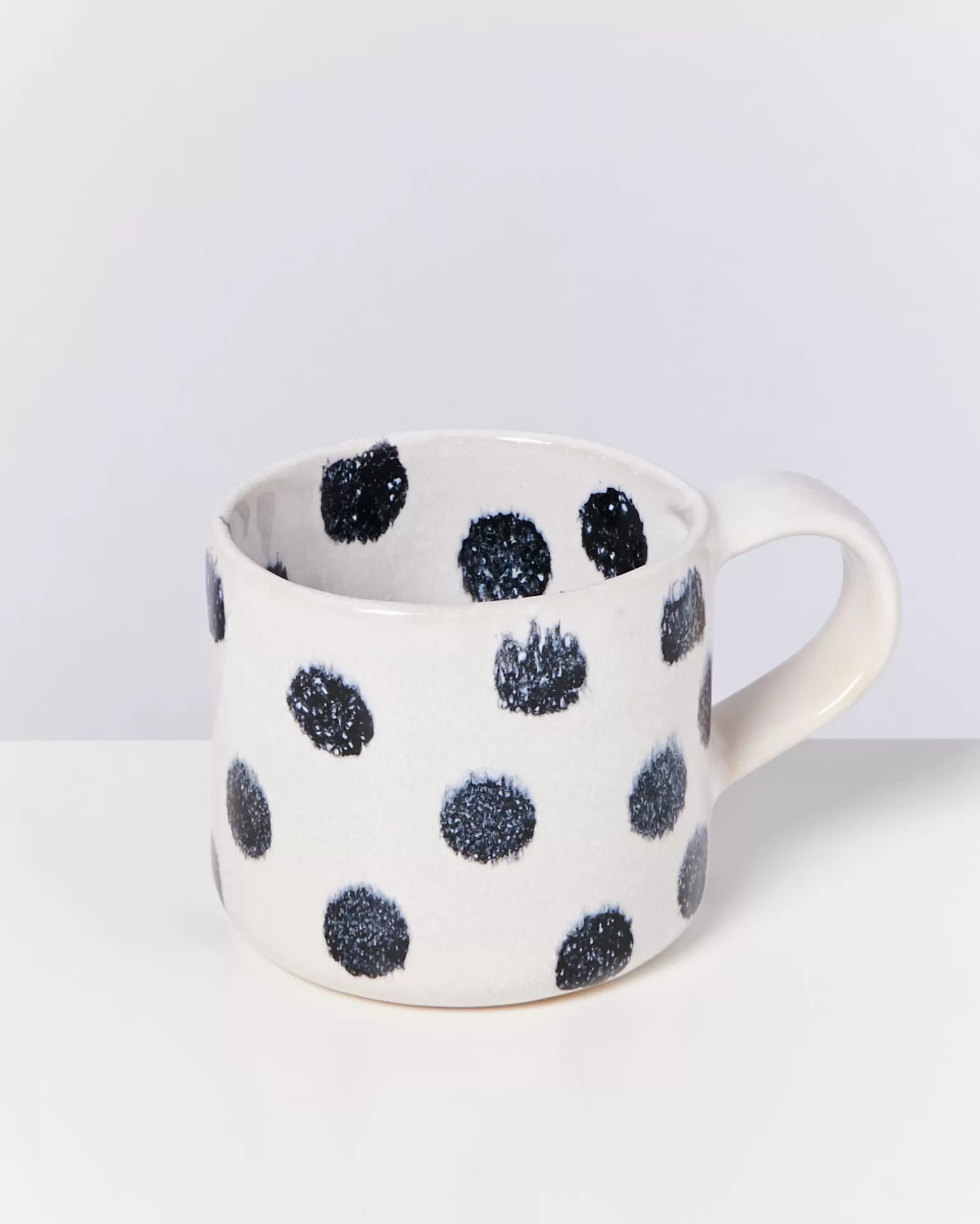 Shop Motel a Miio Nódoa - Mug black dots