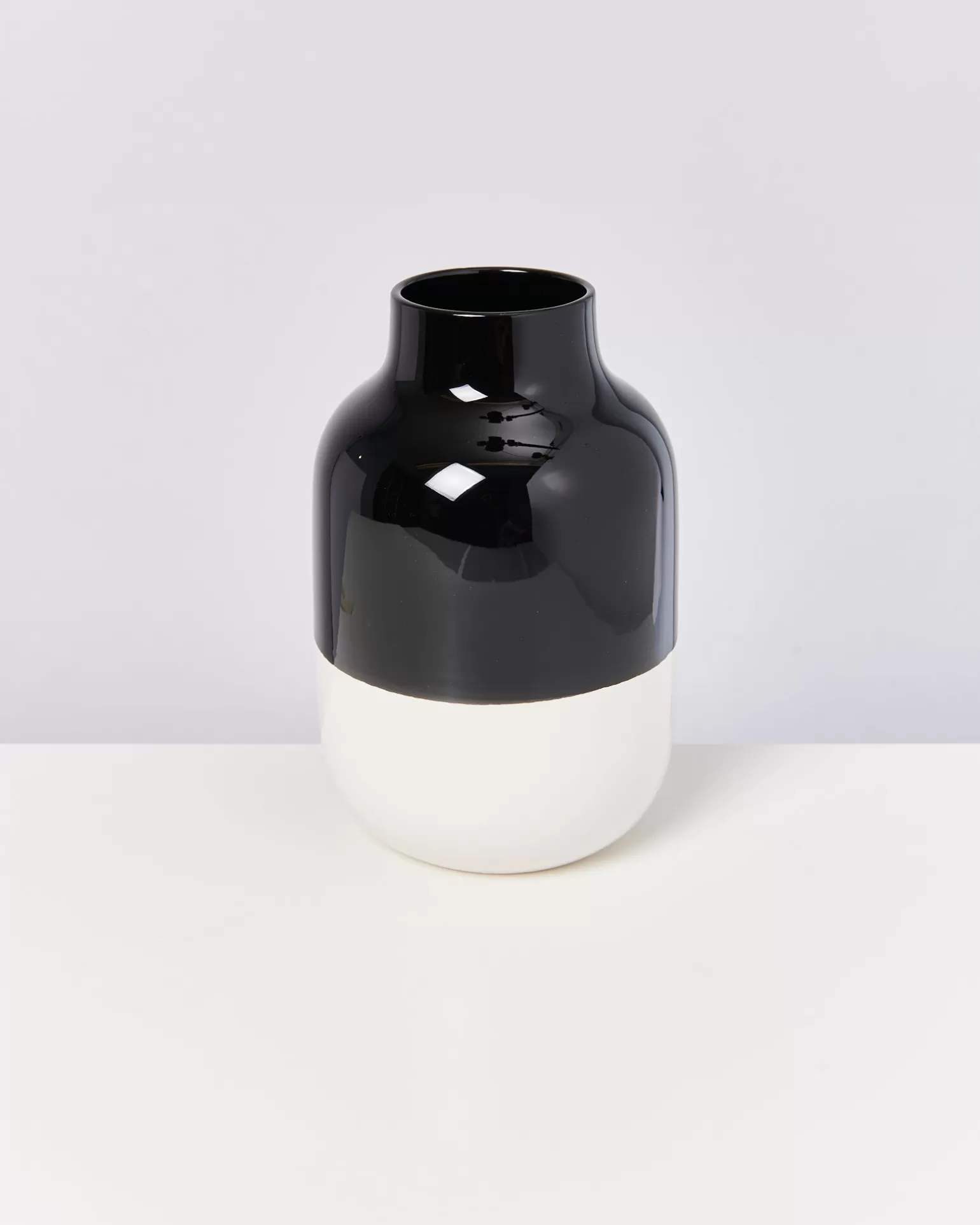 Flash Sale Motel a Miio Nuno Vase L - Black White black-and-white